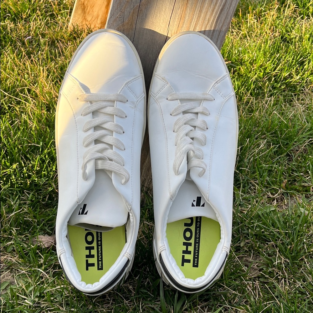 Thousand Fell Men’s Lace-Up Sneaker size 10